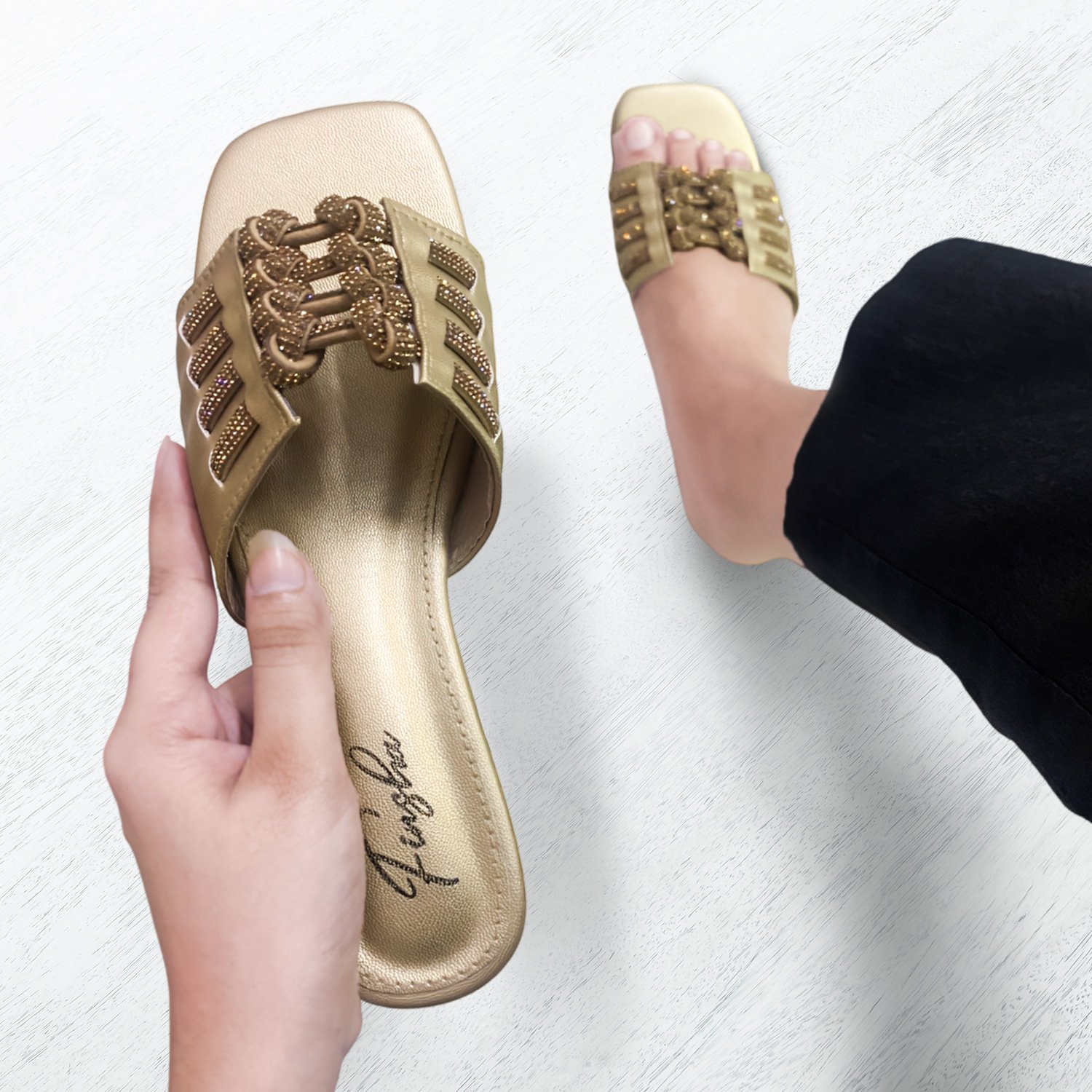 BELLA PREMIUM FLATS | GOLD