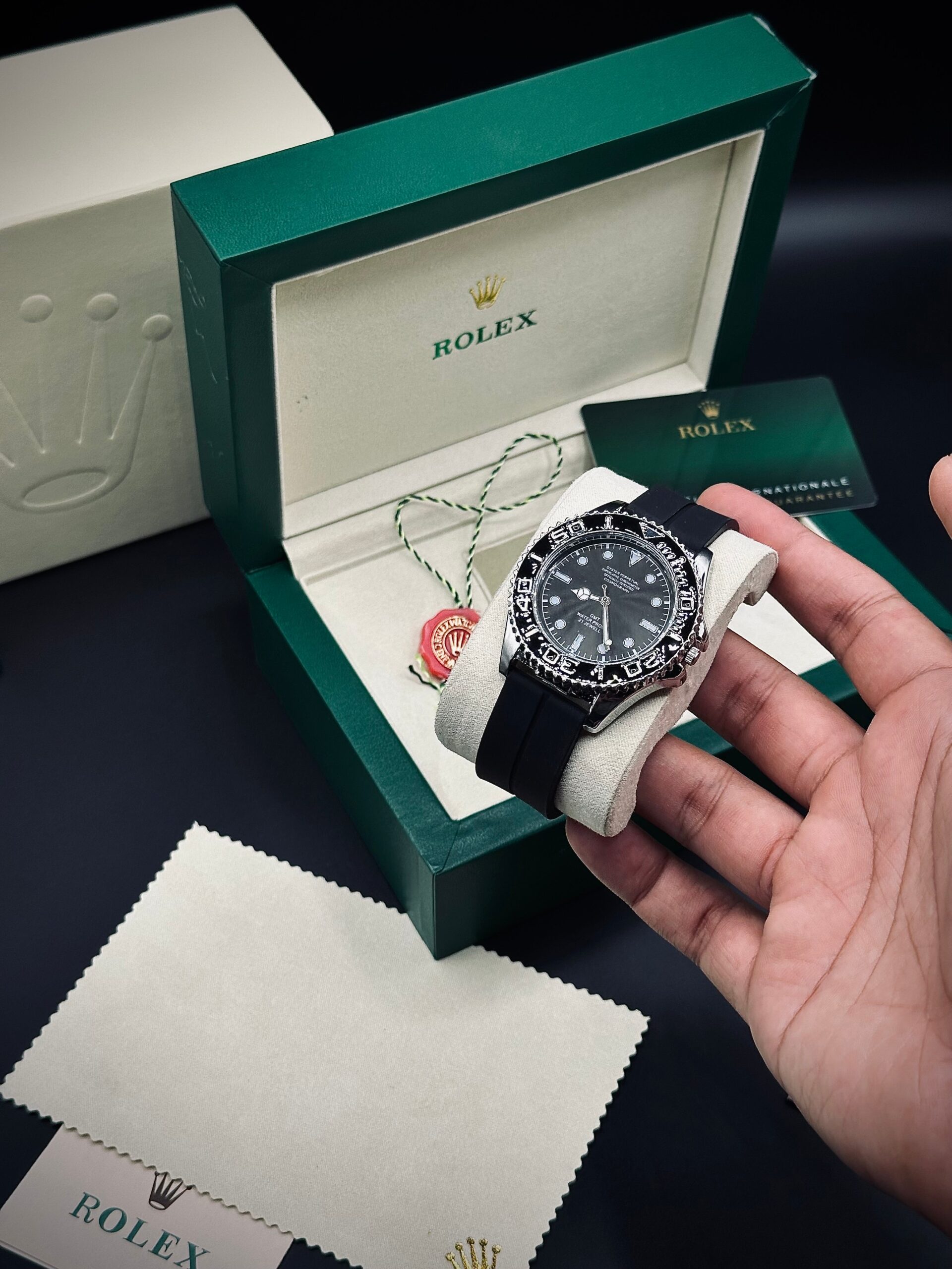 Roley submariner magnetic lock silicone straps - Image 3