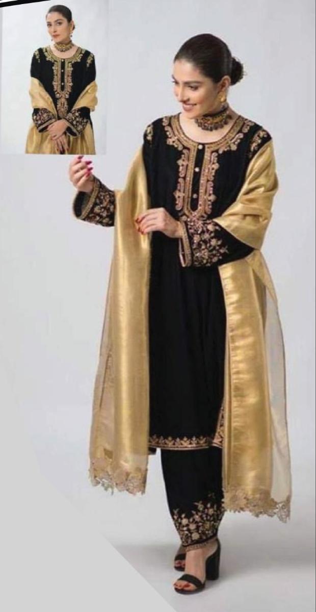 Faiza Saqlain party wear